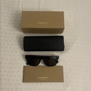 UNISEX Burberry Sunglasses